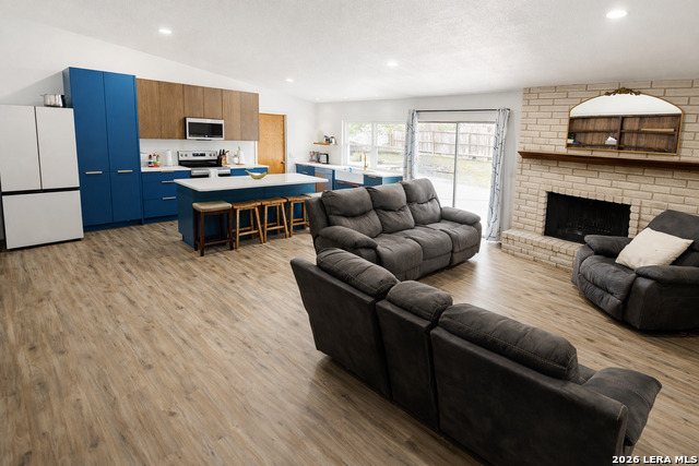 Image 8 of 22 For 5819 Pineway St