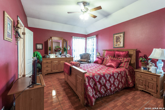 Image 12 of 22 For 16542 Redland Rnch