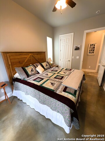 Image 17 of 26 For 186 Lakeview Rd