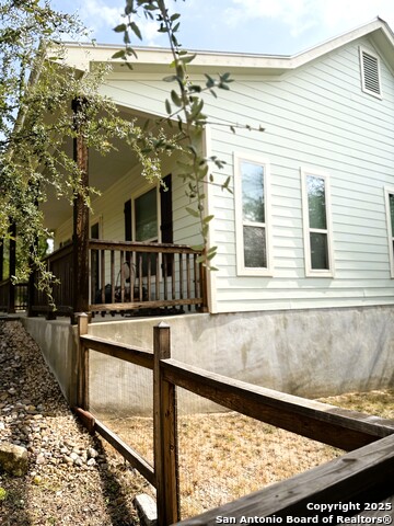 Image 2 of 26 For 186 Lakeview Rd