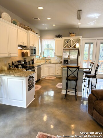 Image 6 of 26 For 186 Lakeview Rd