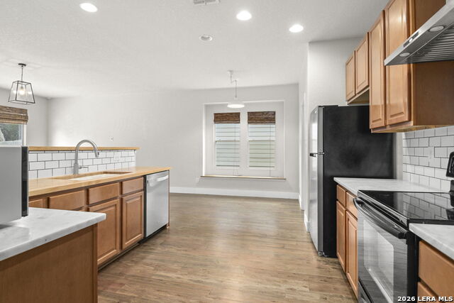 Image 8 of 30 For 7818 Rain Shr