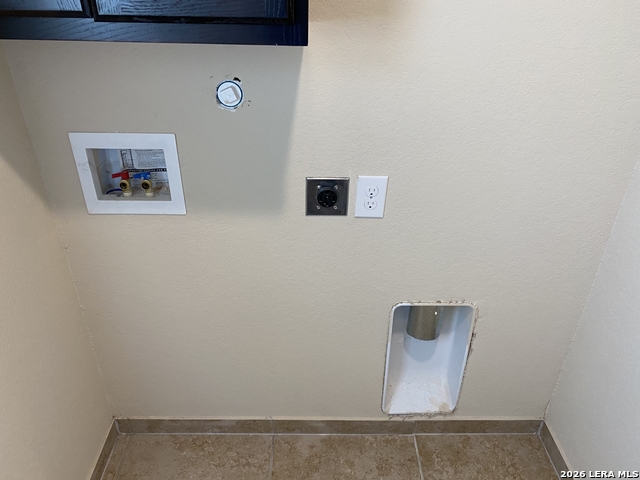 Image 21 of 42 For 6870 Lakeview Dr