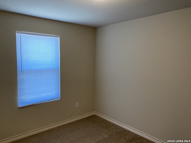 Image 32 of 42 For 6870 Lakeview Dr