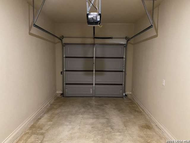 Image 5 of 42 For 6870 Lakeview Dr