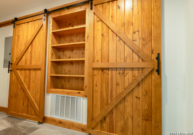 Image 13 of 29 For 525 Windmill Dr