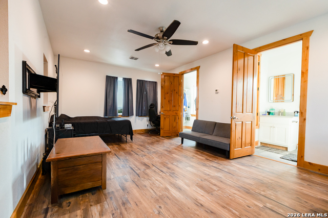 Image 16 of 29 For 525 Windmill Dr