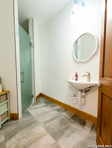 Image 24 of 29 For 525 Windmill Dr