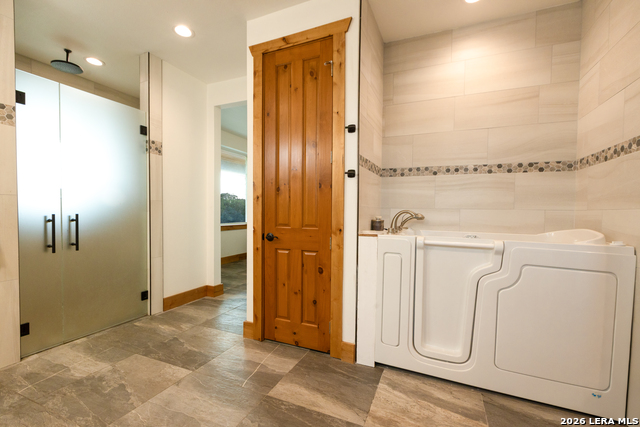 Image 9 of 29 For 525 Windmill Dr