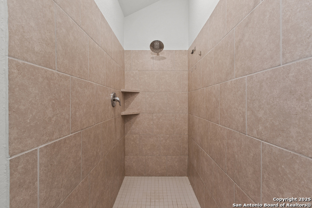 Image 17 of 26 For 4419 Revetment Way