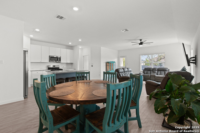 Image 7 of 26 For 4419 Revetment Way