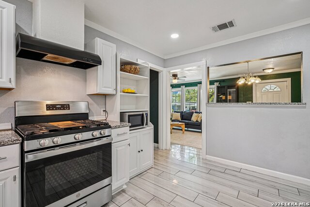 Image 17 of 39 For 339 Future Dr