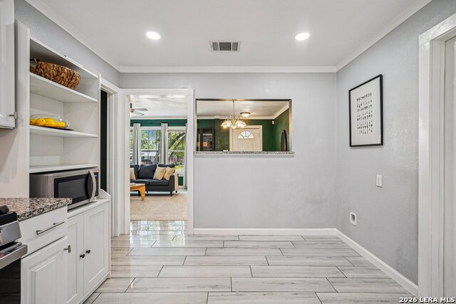 Image 18 of 39 For 339 Future Dr