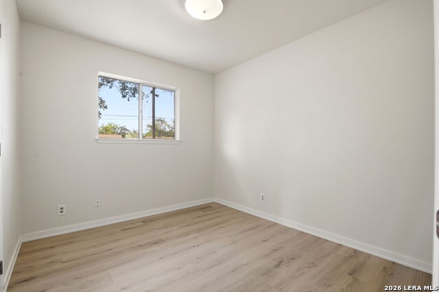 Image 13 of 19 For 4606 Hollyspring Drive