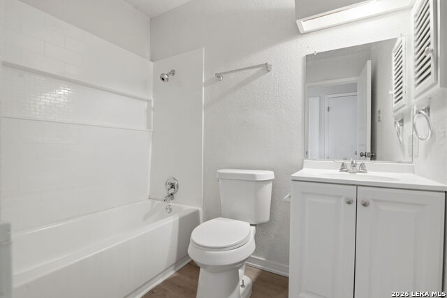 Image 15 of 19 For 4606 Hollyspring Drive