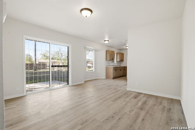 Image 5 of 19 For 4606 Hollyspring Drive