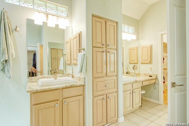 Listing photo id 23 for 3607 Rustling Oaks