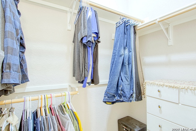 Listing photo id 27 for 3607 Rustling Oaks