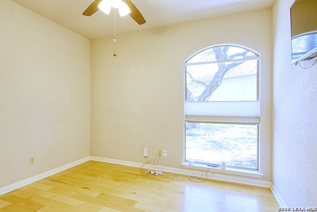 Listing photo id 28 for 3607 Rustling Oaks