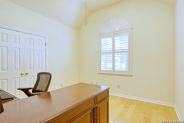 Listing photo id 31 for 3607 Rustling Oaks