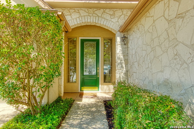 Listing photo id 2 for 3607 Rustling Oaks