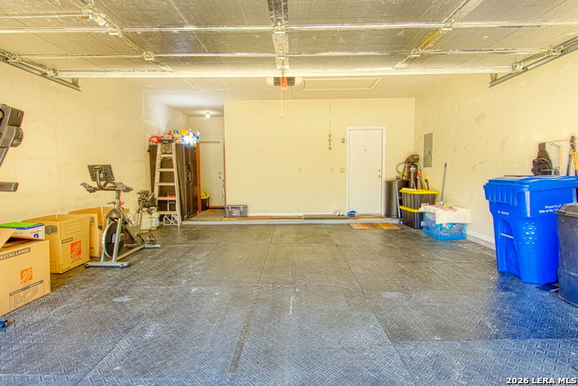 Listing photo id 39 for 3607 Rustling Oaks