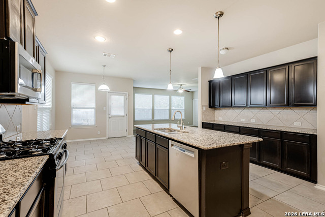 Image 13 of 38 For 8715 Dove Oak Ln