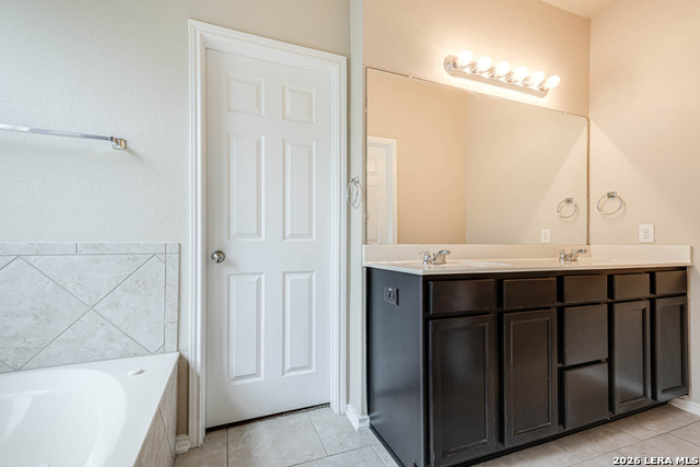 Image 19 of 38 For 8715 Dove Oak Ln