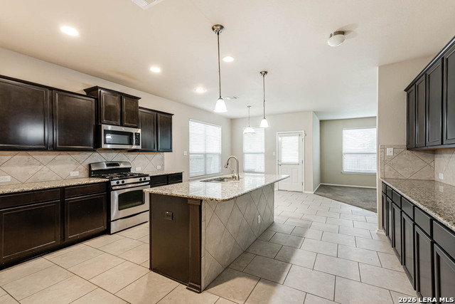 Image 8 of 38 For 8715 Dove Oak Ln