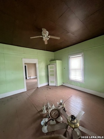 Image 22 of 25 For 221 Leigh  