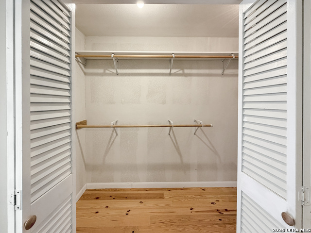 Image 20 of 39 For 462 Flatrock