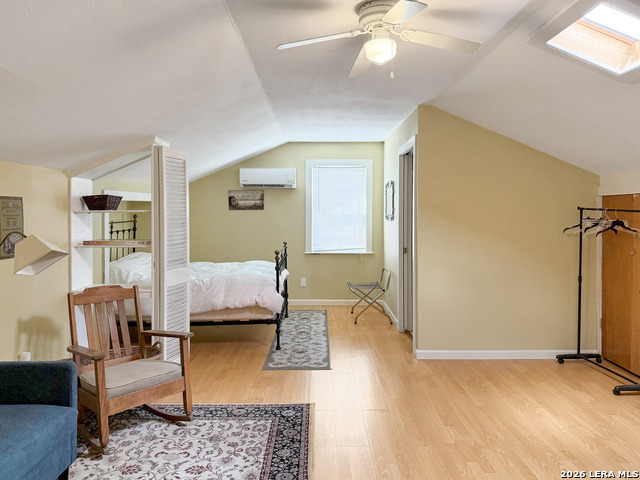 Image 34 of 39 For 462 Flatrock