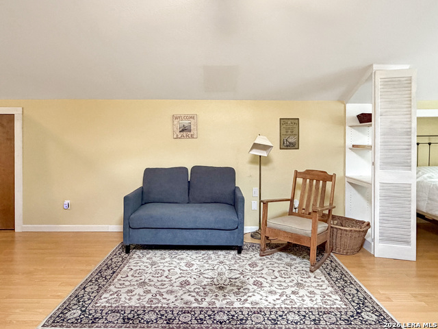 Image 35 of 39 For 462 Flatrock