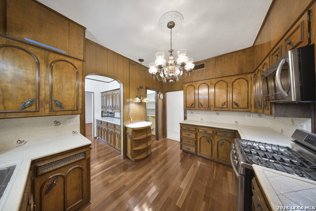 Image 11 of 28 For 2150 Summit Ave W