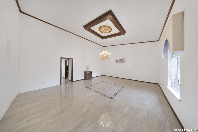 Image 12 of 28 For 2150 Summit Ave W