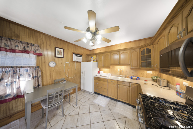 Image 27 of 28 For 2150 Summit Ave W