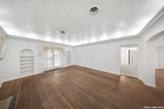 Image 3 of 28 For 2150 Summit Ave W