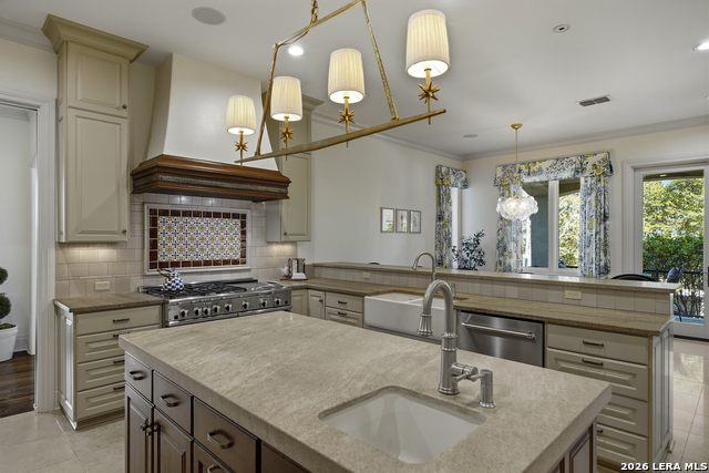 Image 17 of 90 For 52 Oakland Hills