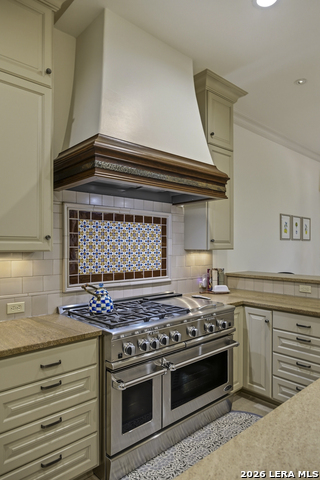 Image 19 of 90 For 52 Oakland Hills