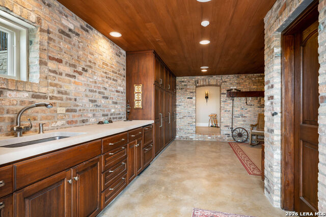 Image 80 of 90 For 52 Oakland Hills