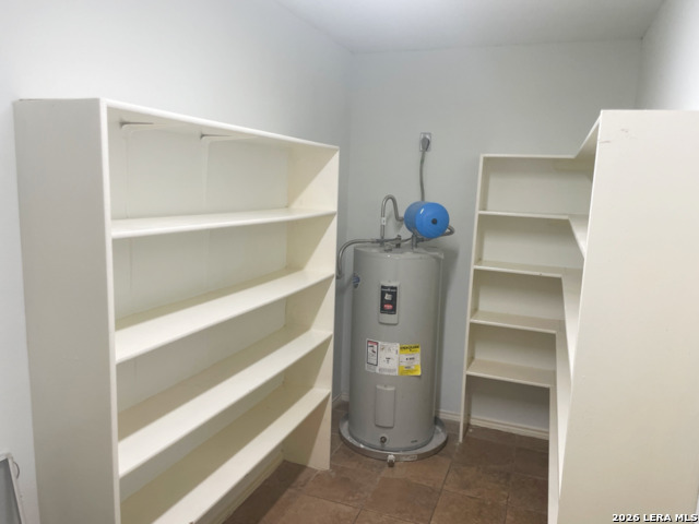 Image 16 of 19 For 10603 Cavelier Pt