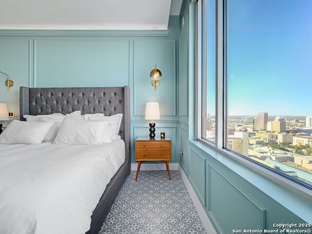 Image 17 of 39 For 610 Market St E 2816