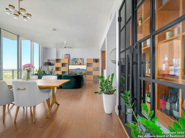 Image 2 of 39 For 610 Market St E 2816