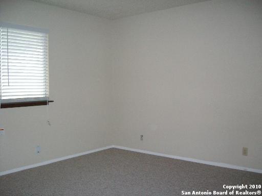 Image 10 of 17 For 8907 Timber Elm St