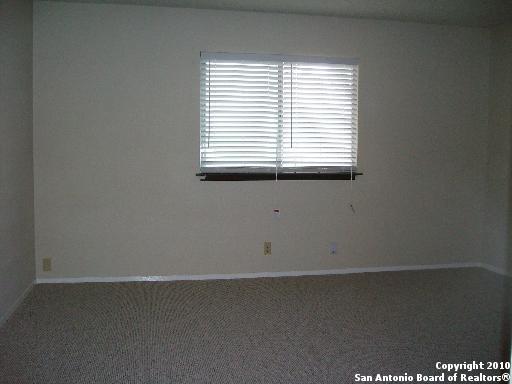 Image 12 of 17 For 8907 Timber Elm St