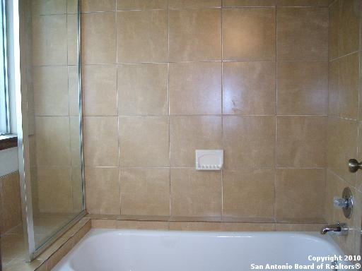 Image 8 of 17 For 8907 Timber Elm St