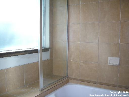 Image 9 of 17 For 8907 Timber Elm St