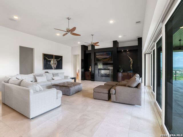 Image 17 of 54 For 11 Davenport Ln