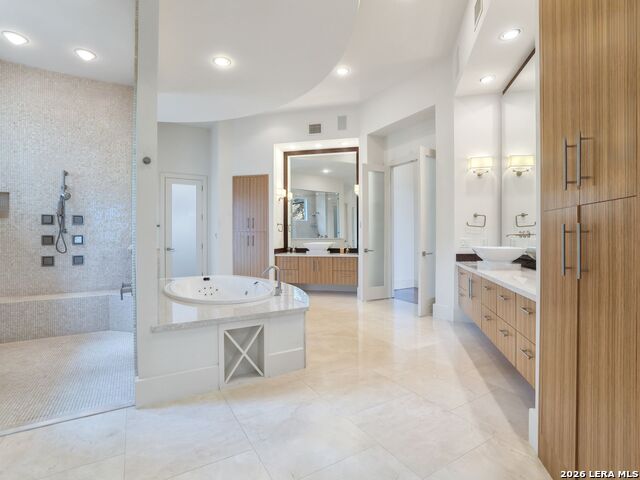 Image 24 of 54 For 11 Davenport Ln