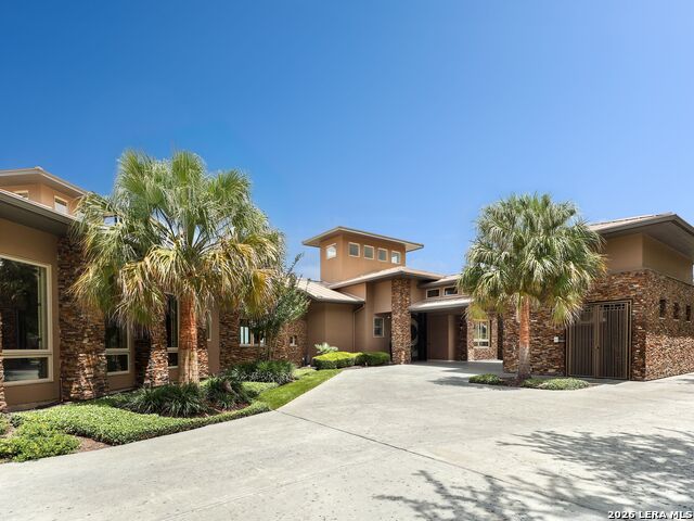 Image 3 of 54 For 11 Davenport Ln